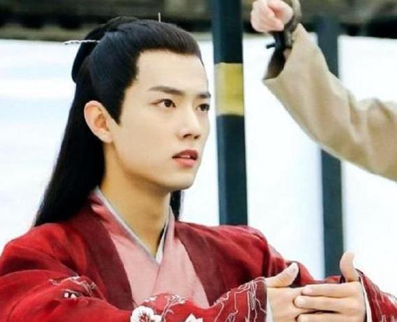 肖战任嘉伦最新爆料图片,精彩瞬间引粉丝热议